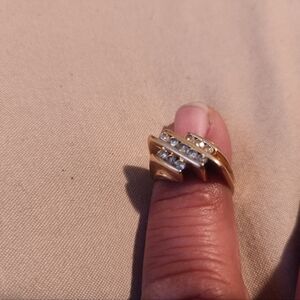 14kt gold with 11 Natural Diamonds unisex ring size 4 1/2 Weighs 6.4 Grams